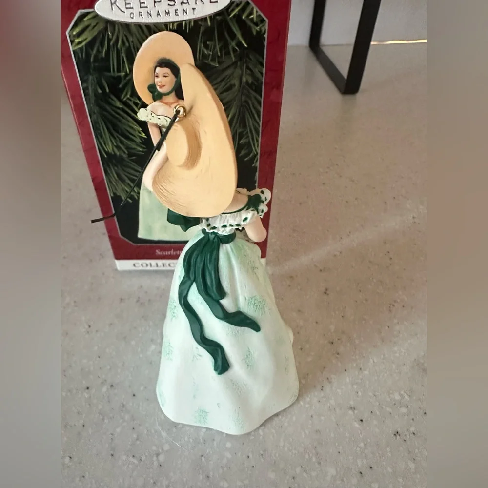 Vintage Hallmark Keepsake Christmas Ornament Gone with The Wind 1998 Scarlett O.